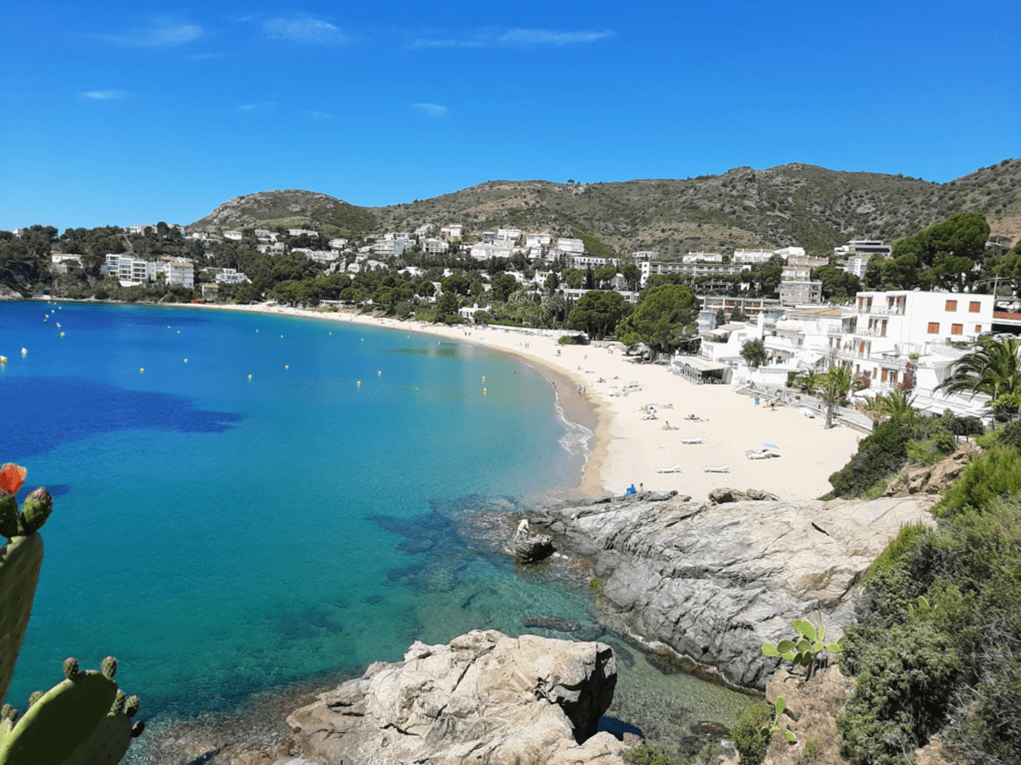 Plage de la Almadrava, Costa Brava, près de Figueres